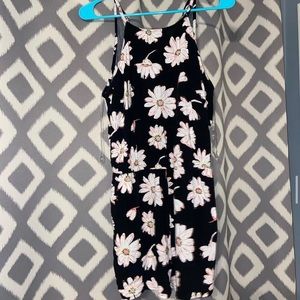 daisy patterned romper w pockets